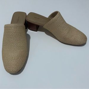 VIA SPIGA size 7 tan slide on heels